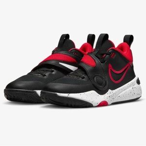 NIKE Team Hustle D 11 (GS) Grade School size 7Y